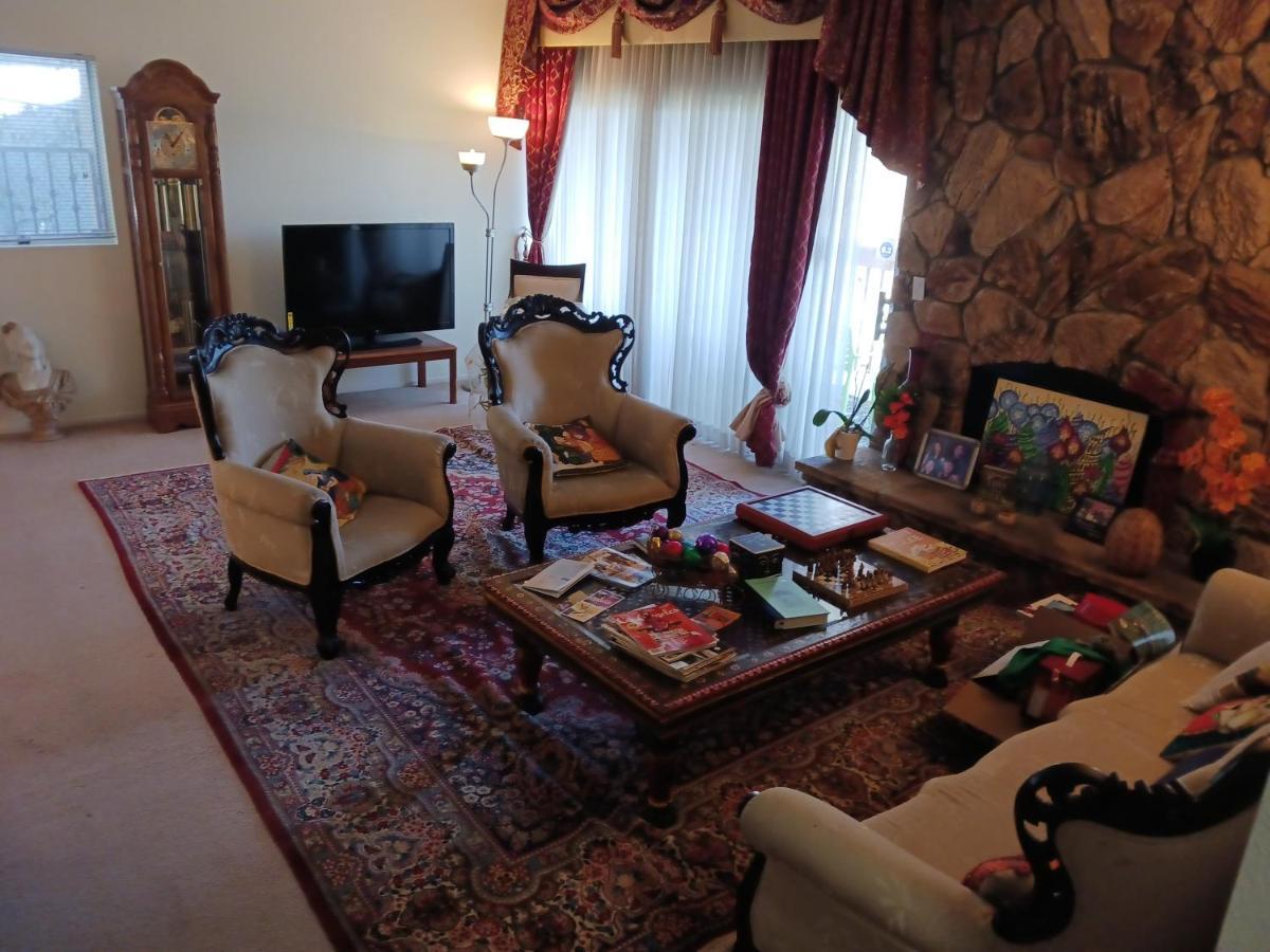 Bed and breakfast In Hollywood Hills 3*