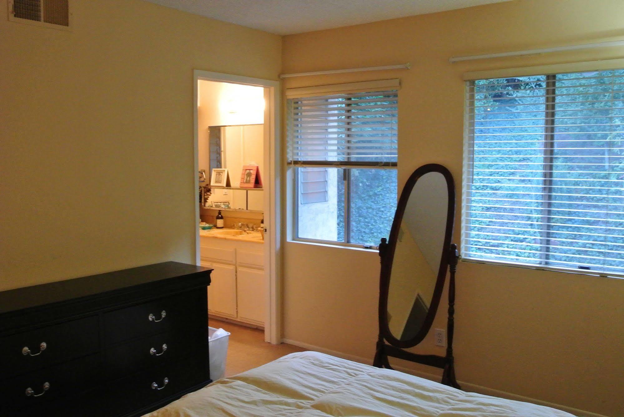 Bed and breakfast In Hollywood Hills